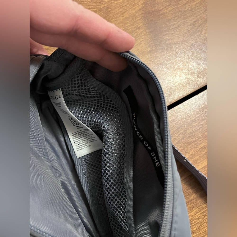 All About Large Crossbody Belt Bag Athleta - Picture 5 of 6